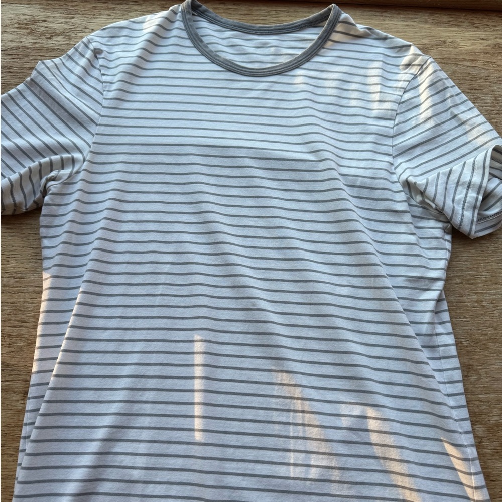 Lululemon Men’s shirt